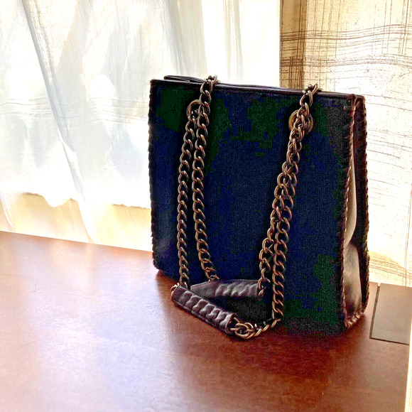 Brown Pony Hair, Chain Bag Designer Principessa, Adriana wore in Sopranos S5Ep12 - Picture 4 of 16